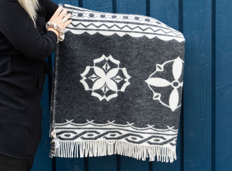 Aimi of Sapmi Ullpläd Nils-Johan 130x170 cm + Fransar